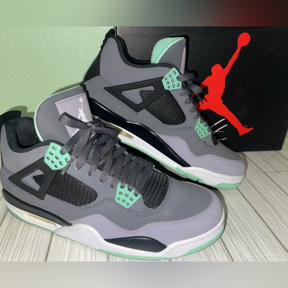 PreOwned/Lightly used:Air Jordan 4 Retro:Drk Grey/Green Glow-Cmnt gry blk,Sz 10 - Picture 4 of 14